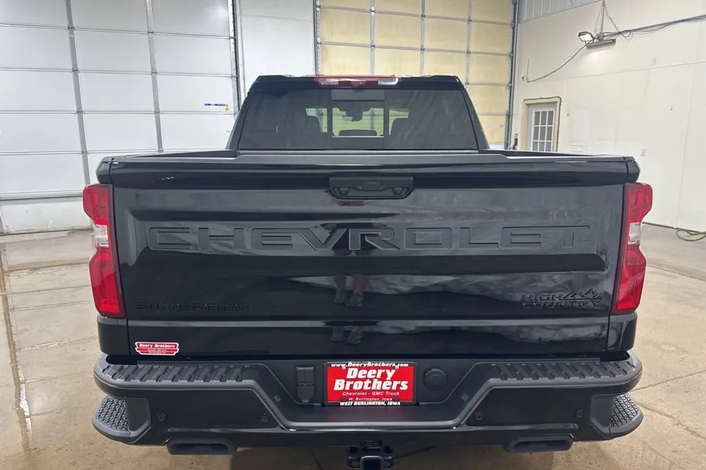 2026 Chevrolet Silverado 1500 High Country photo 1
