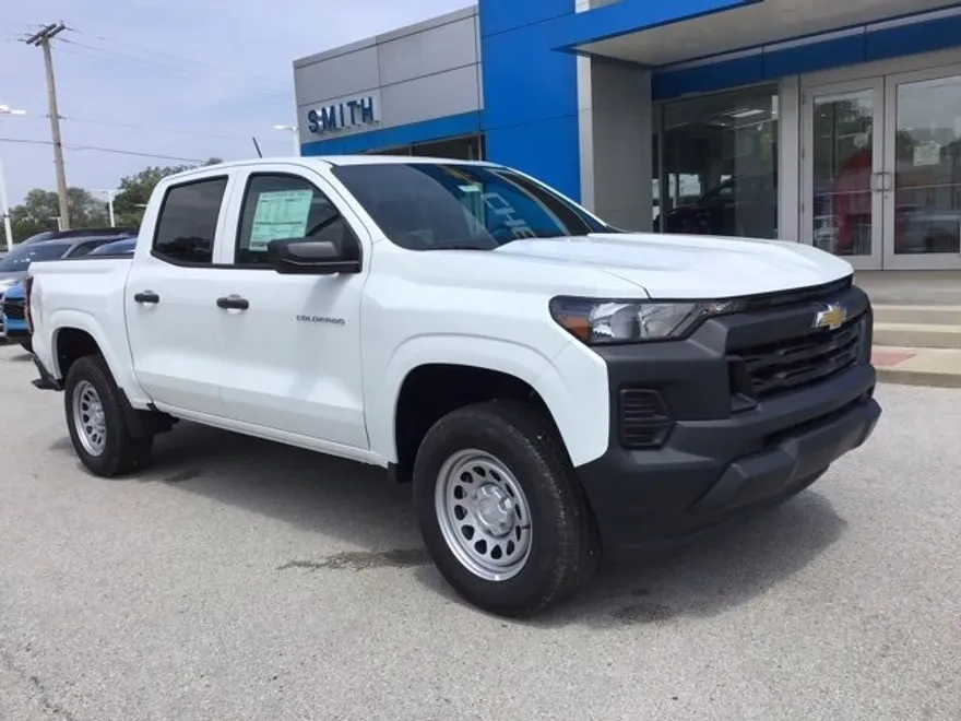 2025 Chevrolet Colorado LT photo 1