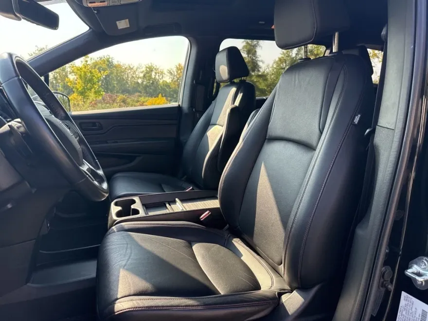 2023 Honda Odyssey Sport photo 1