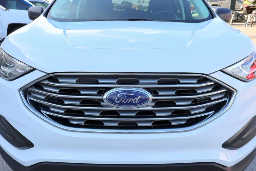 2020 Ford Edge SE photo 1