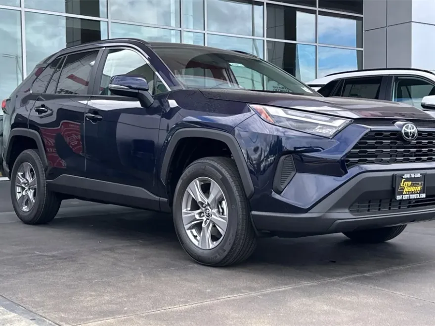 2025 Toyota RAV4 XLE photo 1