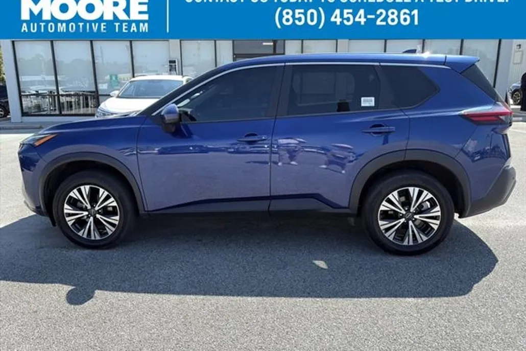 2023 Nissan Rogue SV photo 1