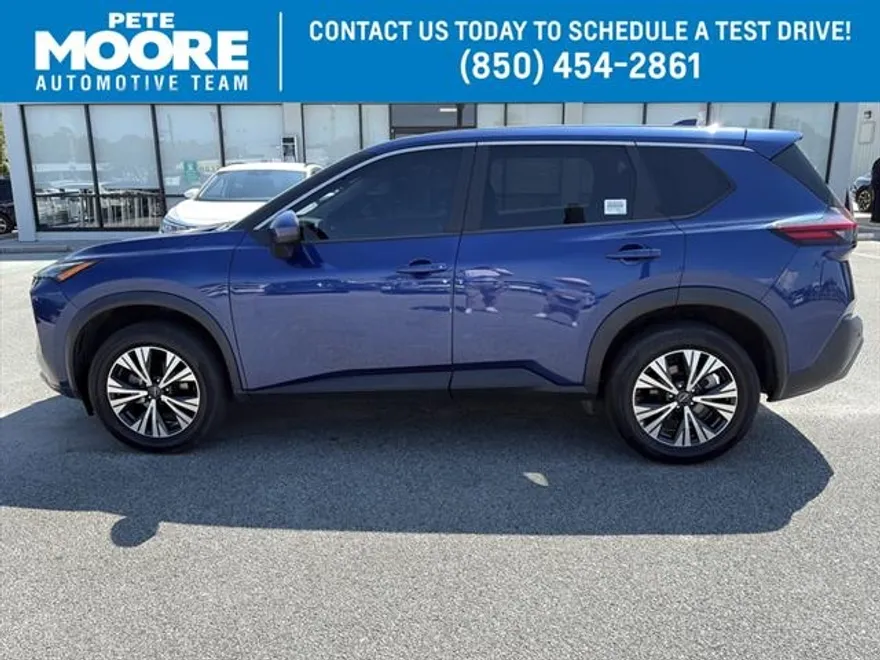 2023 Nissan Rogue SV photo 1