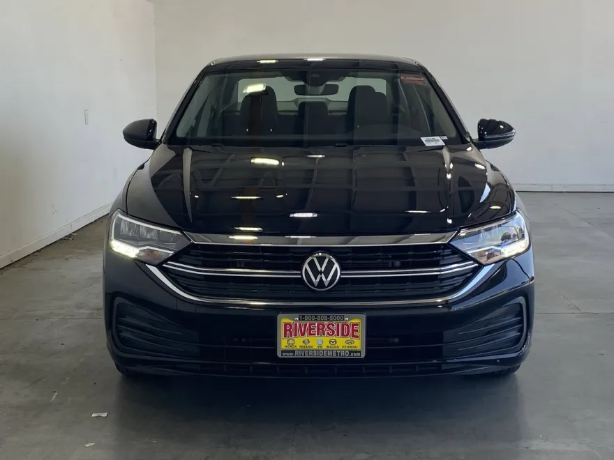 2024 Volkswagen Jetta SE photo 1