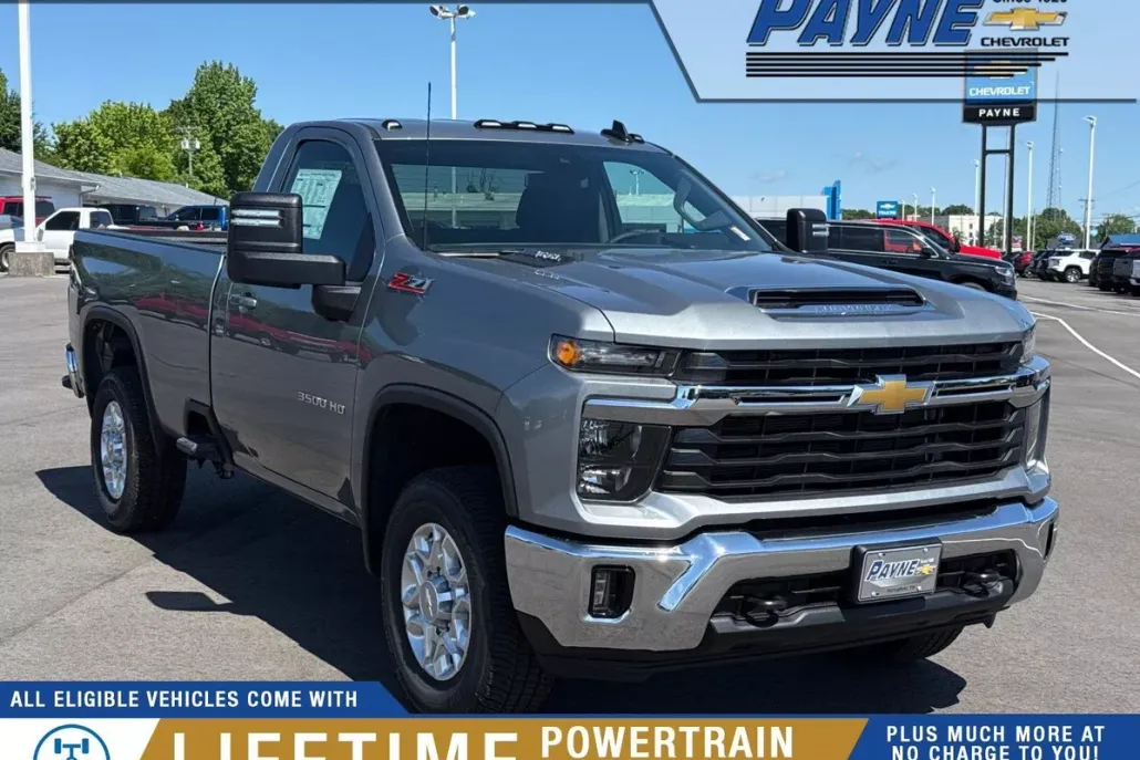 2025 Chevrolet Silverado 3500HD LT photo 1