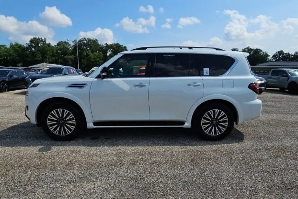 2023 Nissan Armada SL photo 1