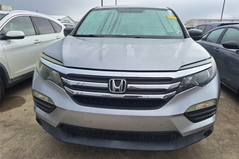 2016 Honda Pilot LX photo 1