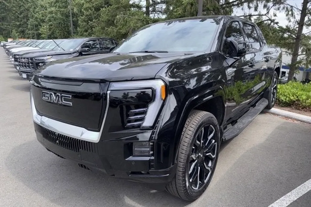 2025 Gmc Sierra EV Denali photo 1