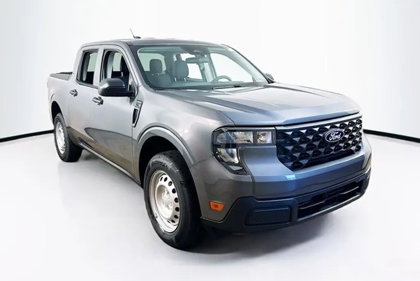 2025 Ford Maverick XL photo 1