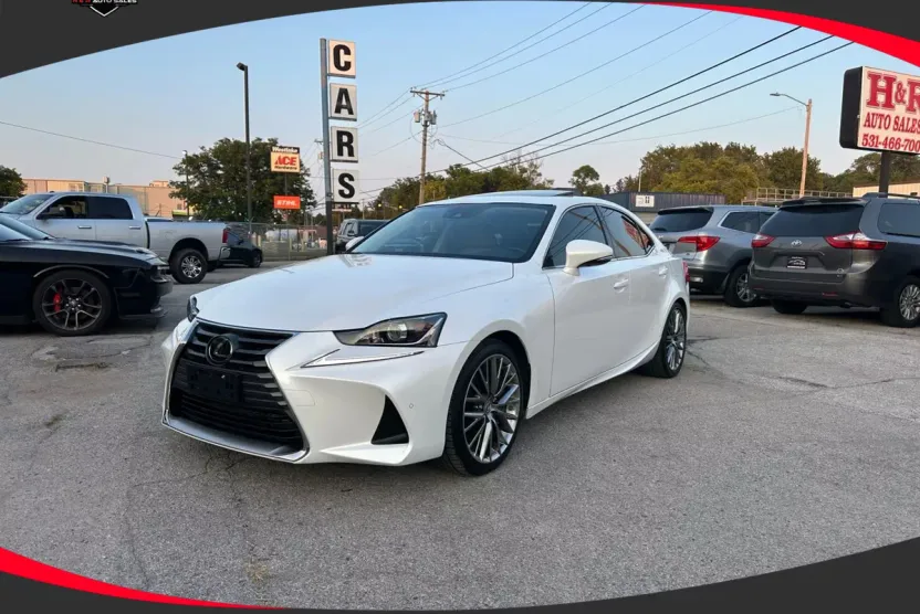 2019 Lexus IS 300 photo 1