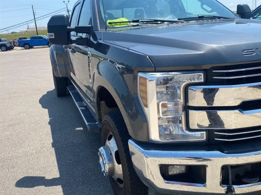 2019 Ford F-350 XL photo 1