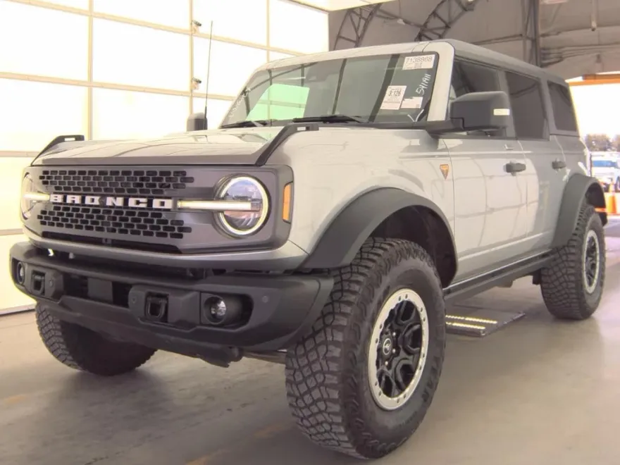 2023 Ford Bronco Badlands photo 1