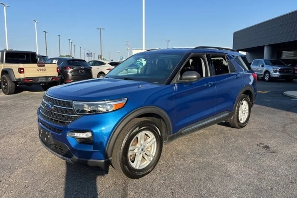 2022 Ford Explorer XLT photo 1