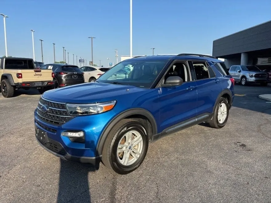2022 Ford Explorer XLT photo 1