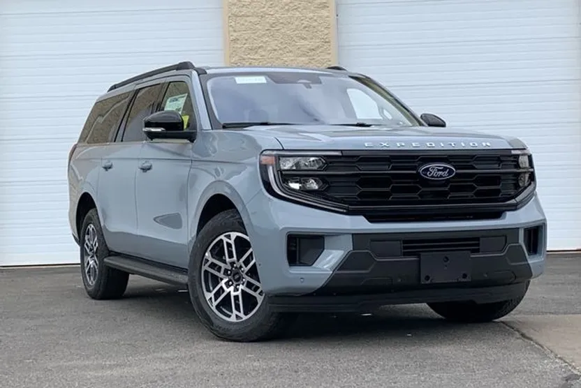 2025 Ford Expedition MAX photo 1