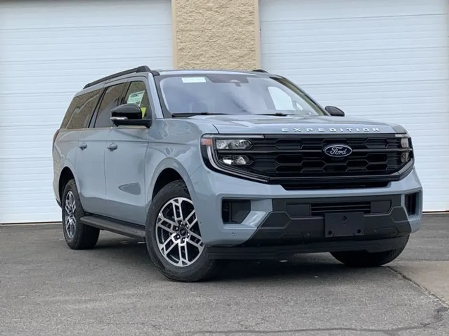 2025 Ford Expedition MAX photo 1