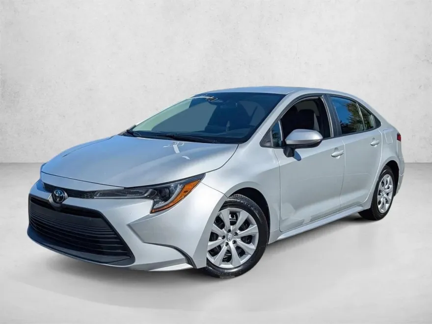 2023 Toyota Corolla LE photo 1