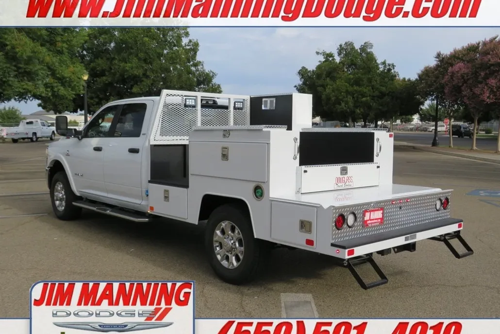 2022 Ram 3500 SLT photo 1
