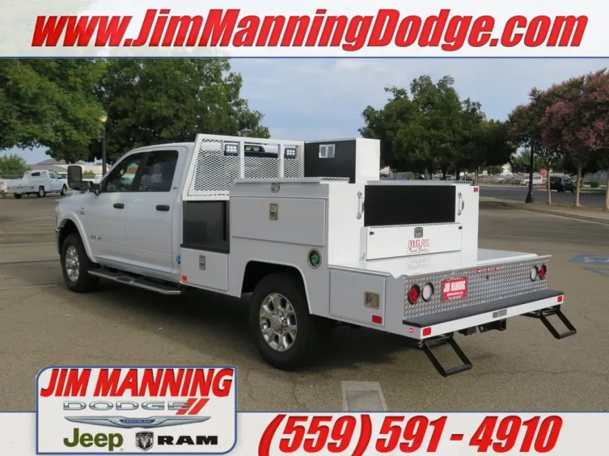 2022 Ram 3500 SLT photo 1