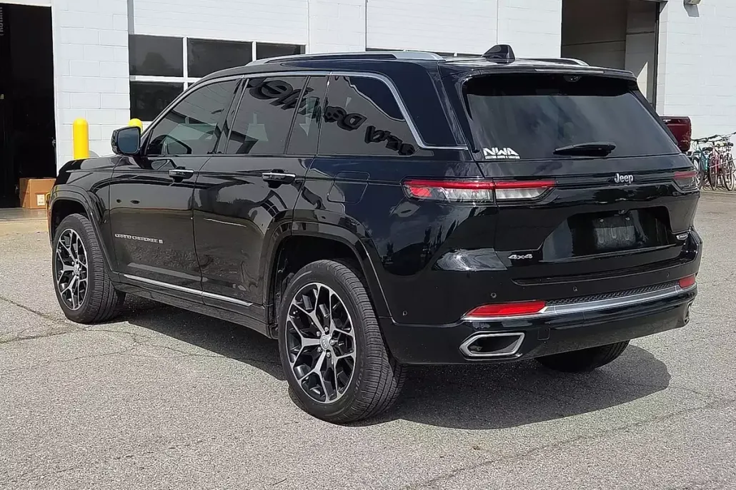 2022 Jeep Grand Cherokee Summit photo 1