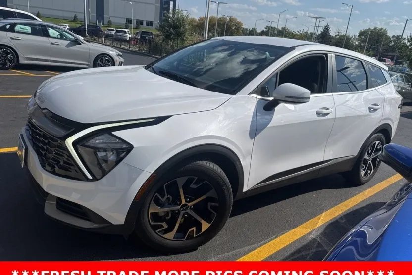 2023 Kia Sportage EX photo 1