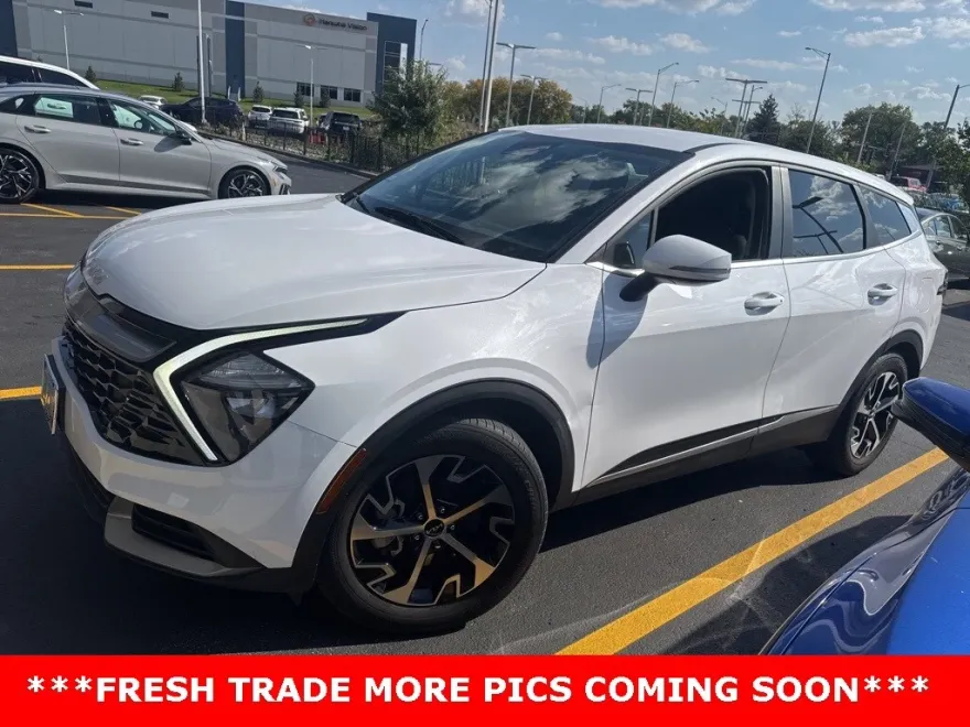 2023 Kia Sportage EX photo 1