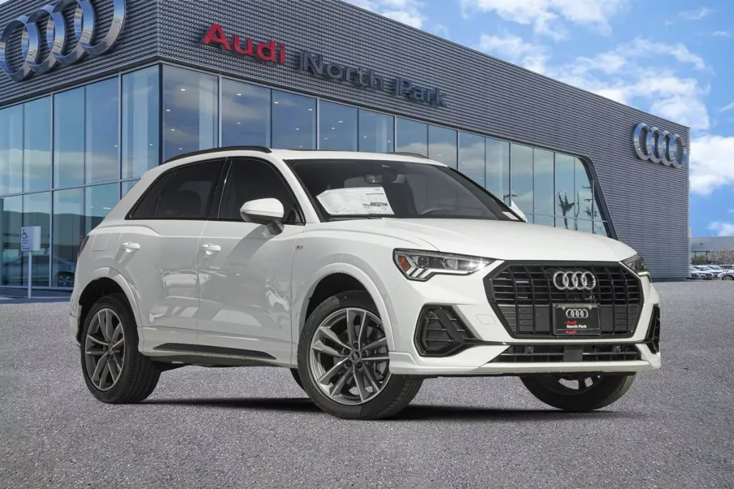 2025 Audi Q3 S line Premium photo 1
