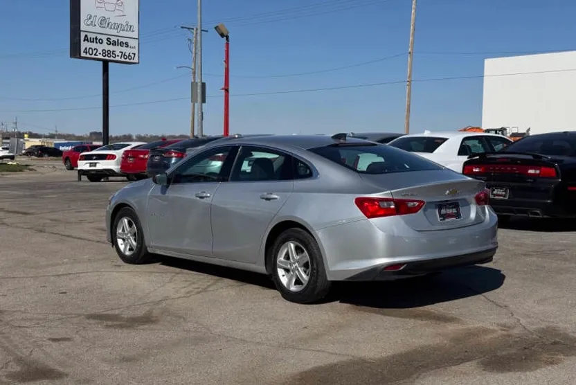 2020 Chevrolet Malibu LS photo 1