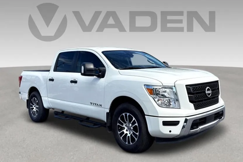 2024 Nissan Titan SV photo 1