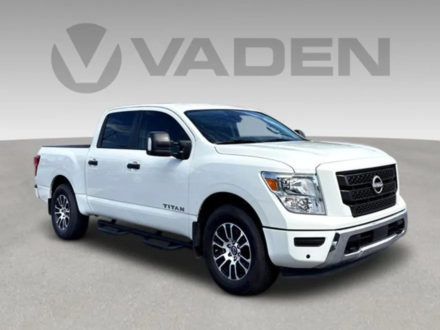 2024 Nissan Titan SV photo 1