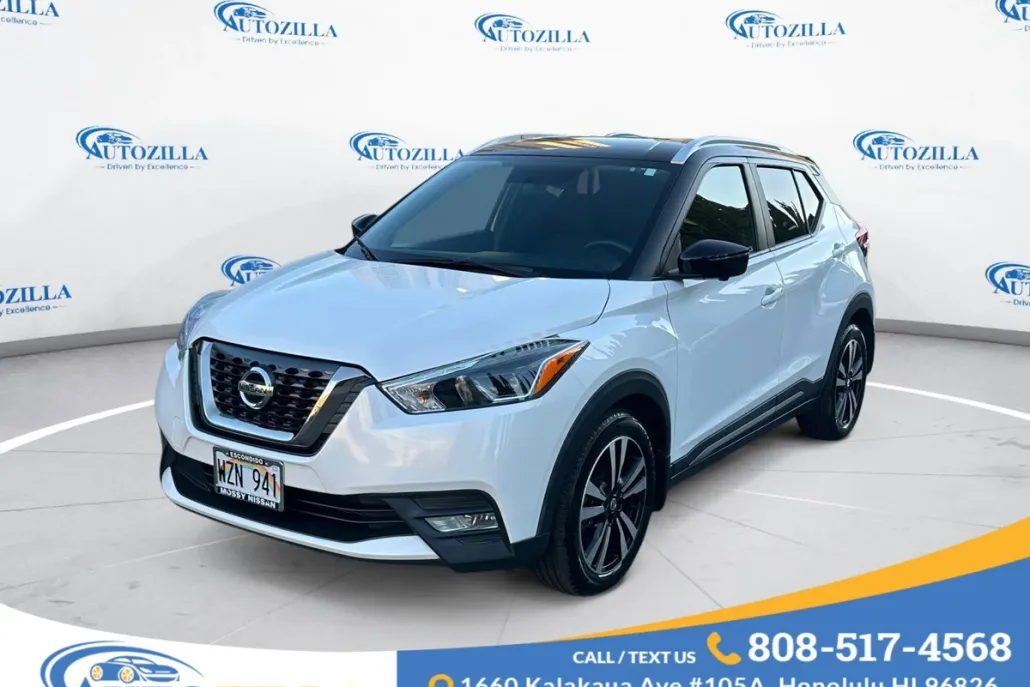2019 Nissan Kicks SR photo 1