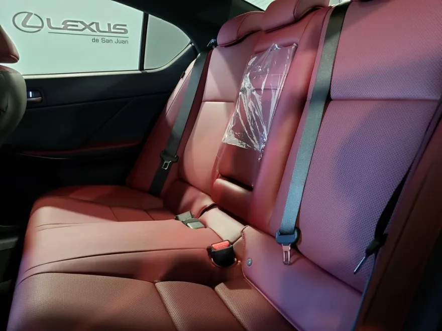 2025 Lexus IS 300 photo 23