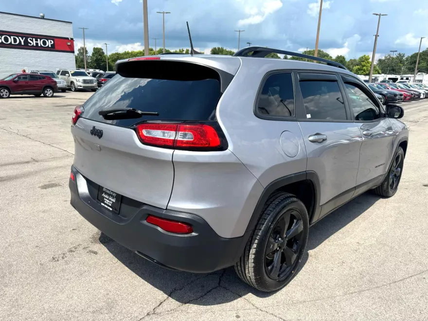 2018 Jeep Cherokee Latitude photo 1