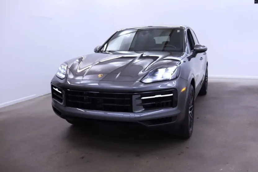 2024 Porsche Cayenne photo 1