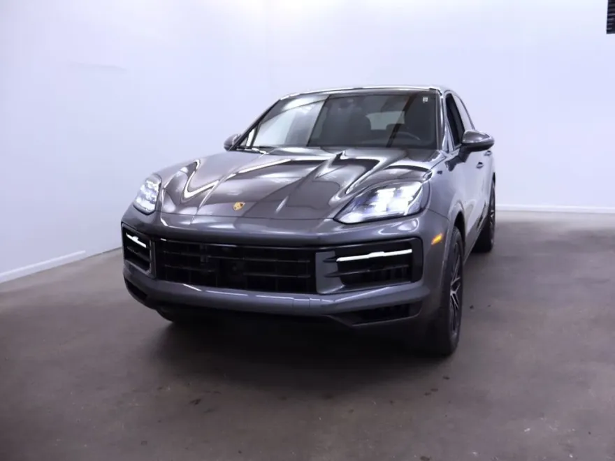 2024 Porsche Cayenne photo 1