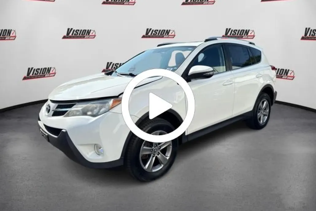 2015 Toyota RAV4 XLE photo 1