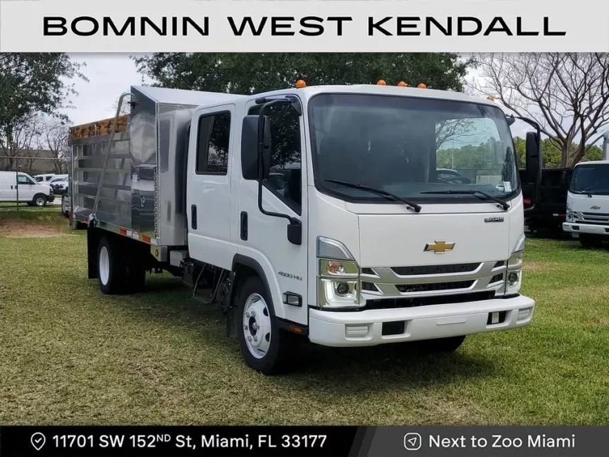 2025 Chevrolet Silverado 4500HD Base photo 1