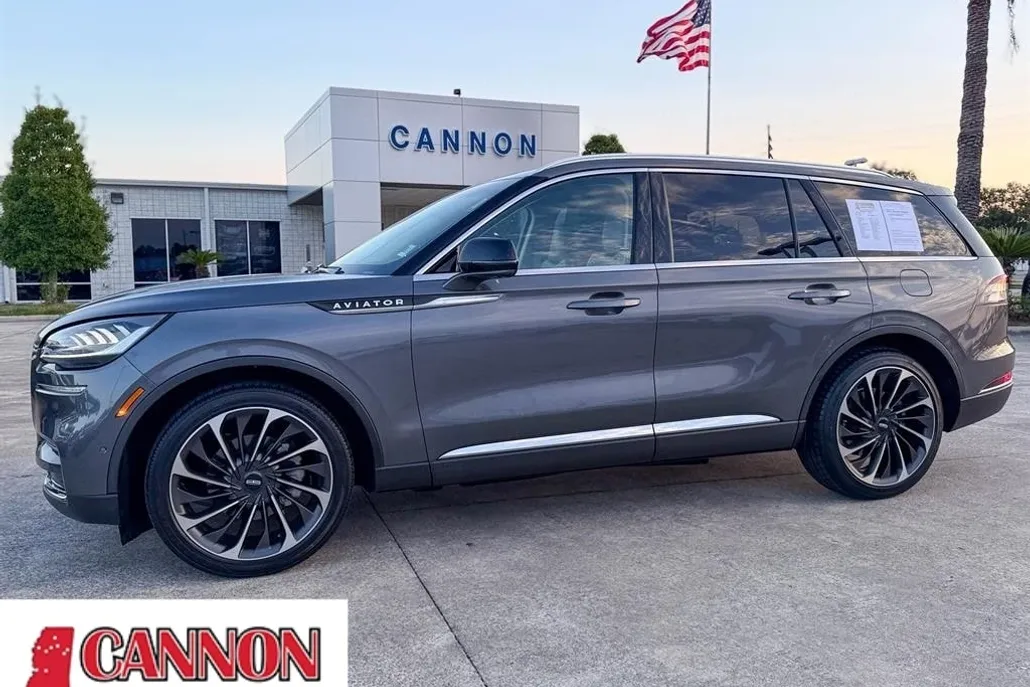 2023 Lincoln Aviator Reserve photo 1
