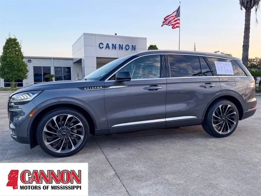 2023 Lincoln Aviator Reserve photo 1