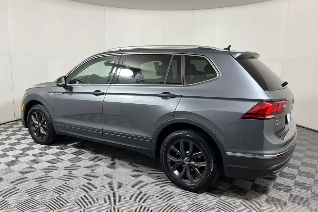 2024 Volkswagen Tiguan SE Wolfsburg Edition photo 1