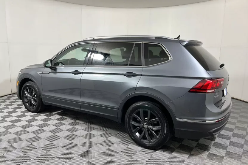 2024 Volkswagen Tiguan SE Wolfsburg Edition photo 1