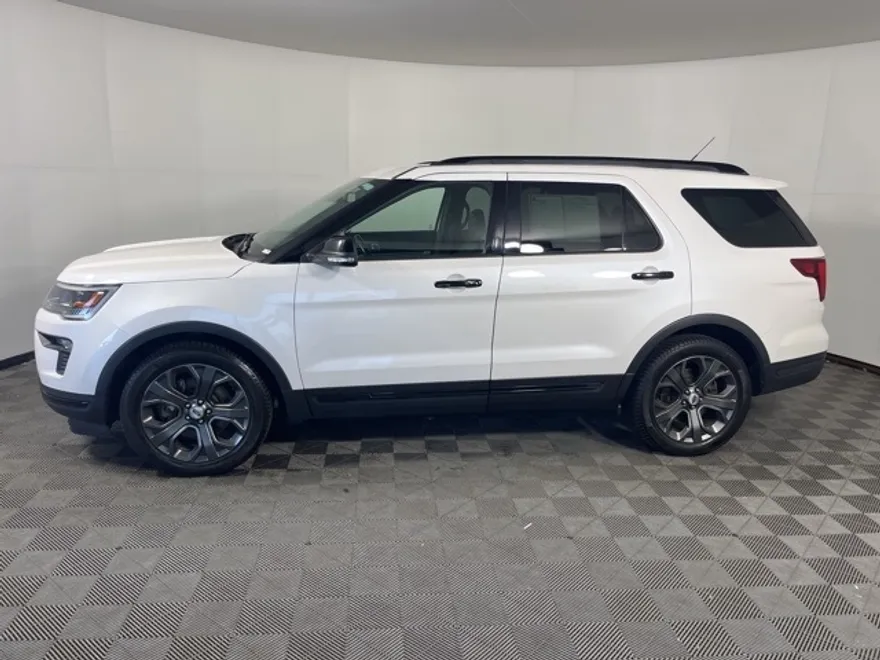 2018 Ford Explorer Sport photo 1