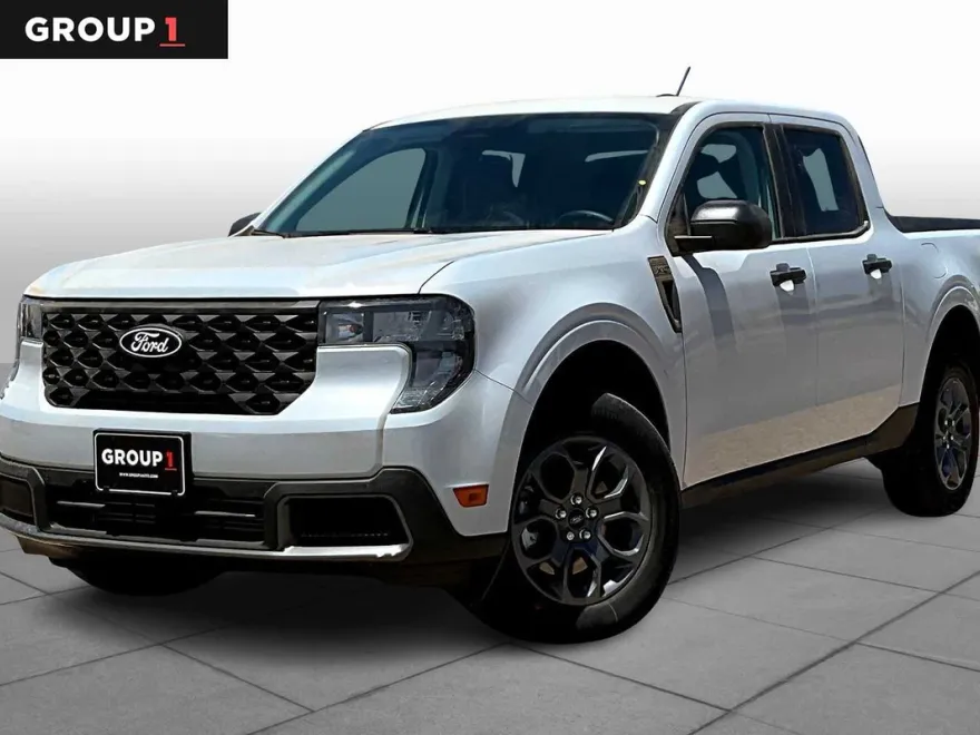 2025 Ford Maverick XLT photo 1