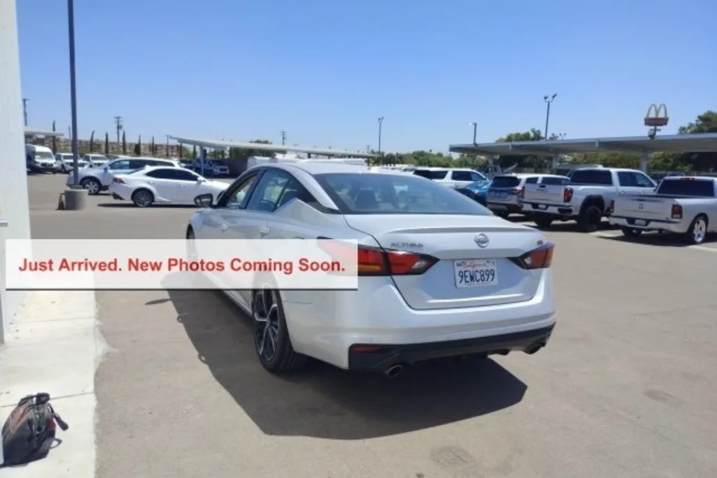 2023 Nissan Altima 2.5 SR photo 1