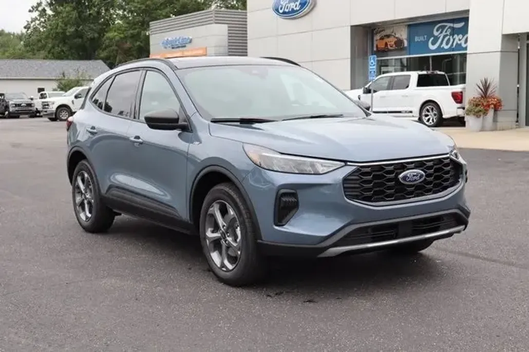 2025 Ford Escape ST-Line photo 1