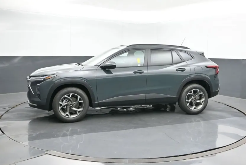 2026 Chevrolet Trax LT photo 1