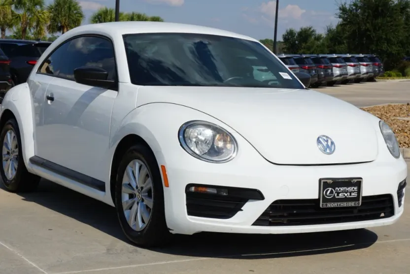 2017 Volkswagen Beetle Classic photo 1