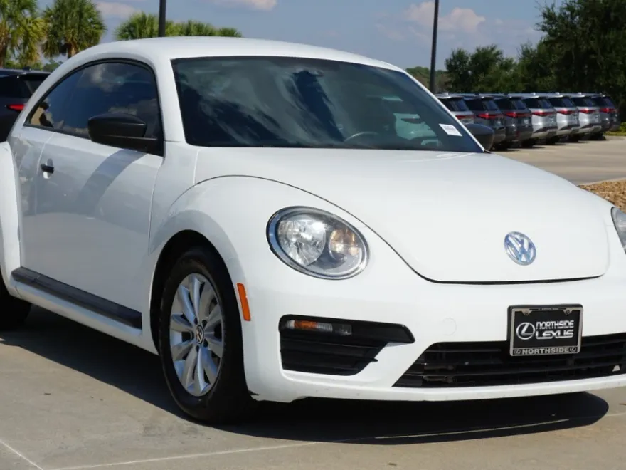 2017 Volkswagen Beetle Classic photo 1