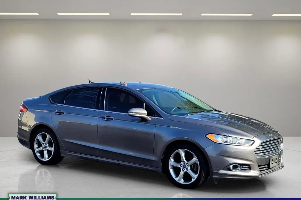 2013 Ford Fusion SE photo 1