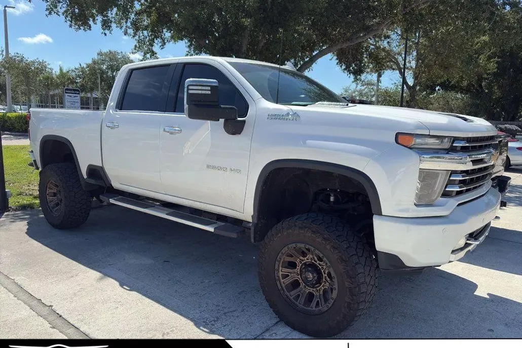 2021 Chevrolet Silverado High Country photo 1